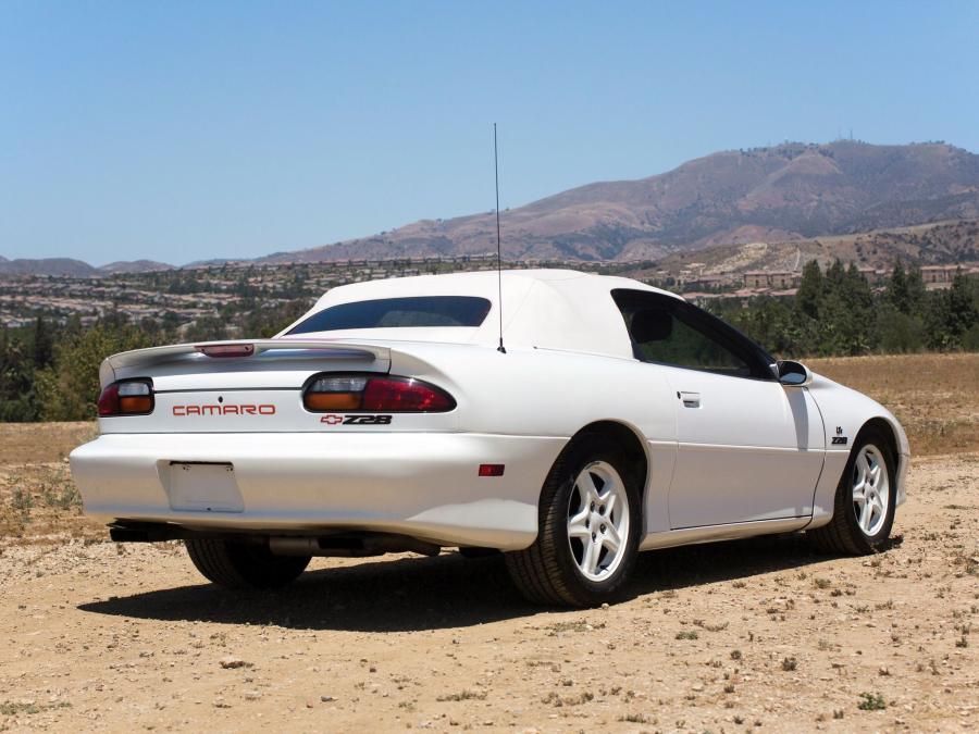  Chevrolet Camaro Z28 Convertible 30th Anniversary 1997 года  (фото 11 из 13)